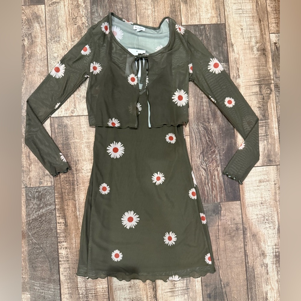 NWT LOVE,FIRE GREEN DAISY FLORAL DRESS WITH SHEER FRONT TIE SLEEVES/COVERUP